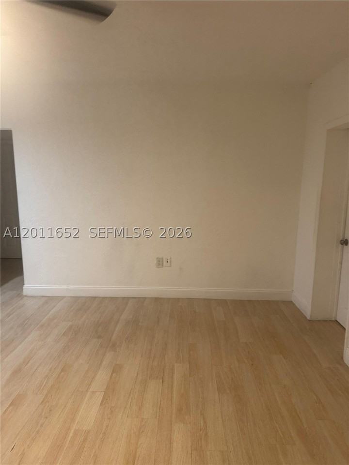 411 Nw 106th St #0 - Photo 4 of 14