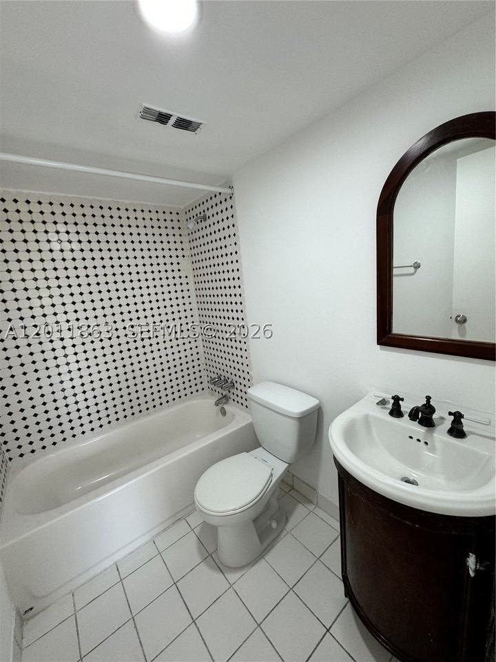 9405 W Flagler St #302D - Photo 6 of 6