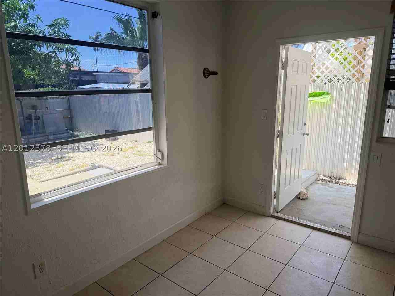 3620 Nw 19th St #3 - Photo 4 of 12