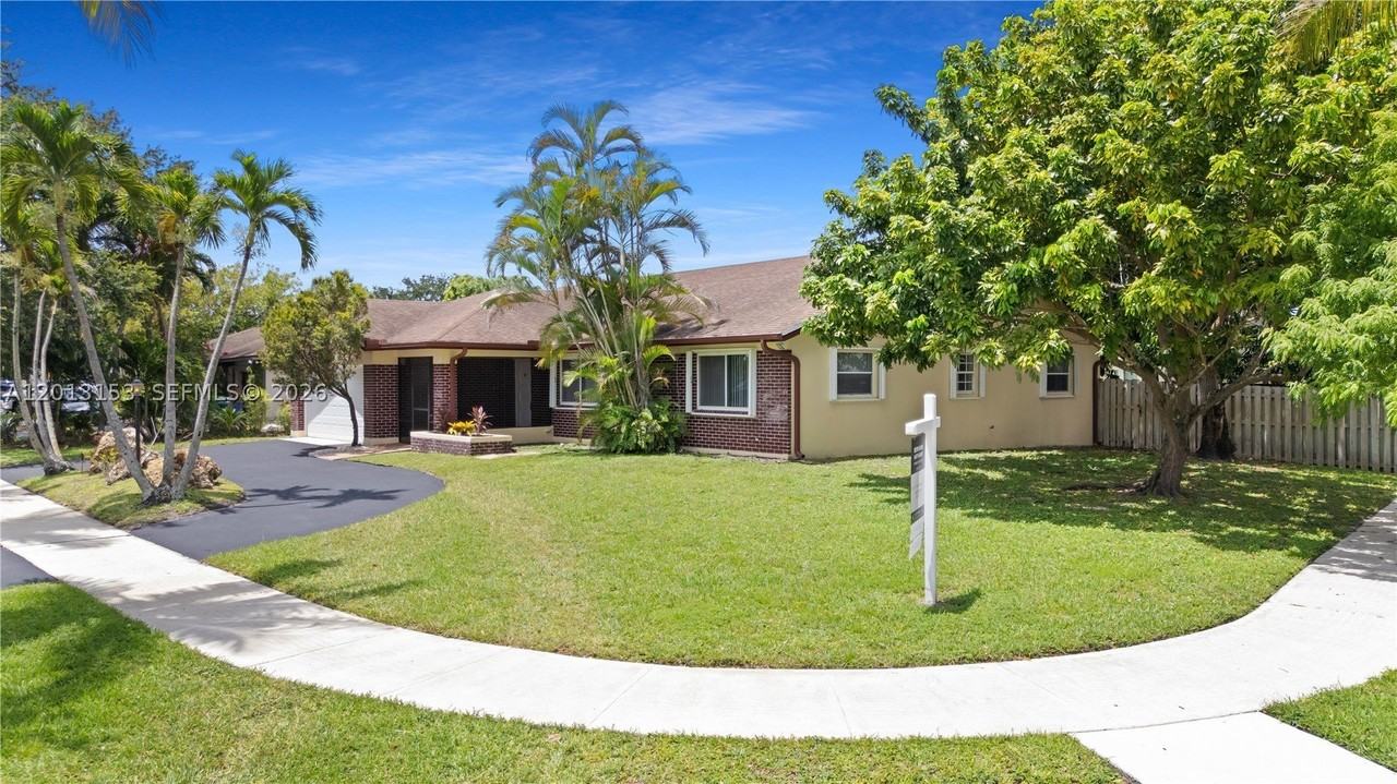 5501 Sw 118th Ave - Photo 3 of 39