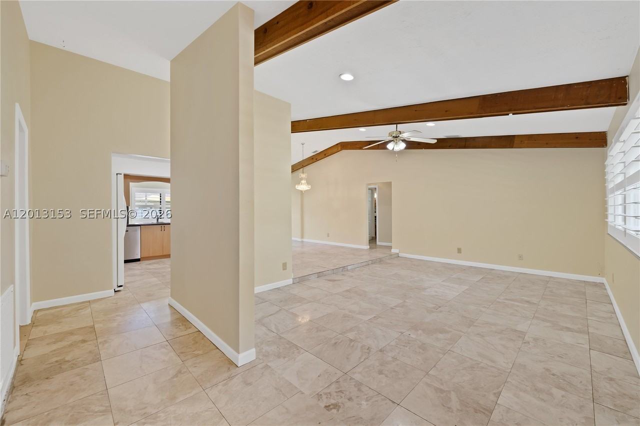 5501 Sw 118th Ave - Photo 7 of 39