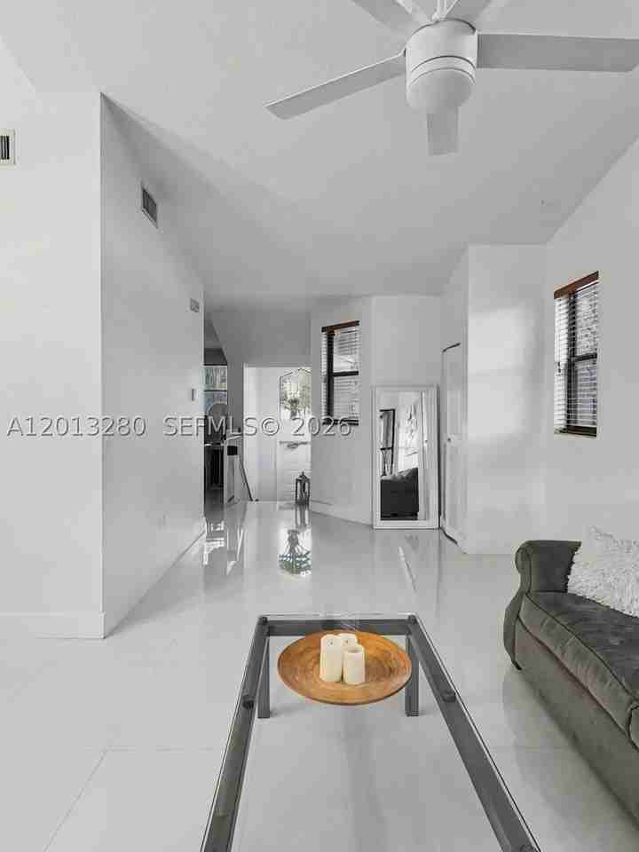 15533 Miami Lakeway N #201 - Photo 4 of 9
