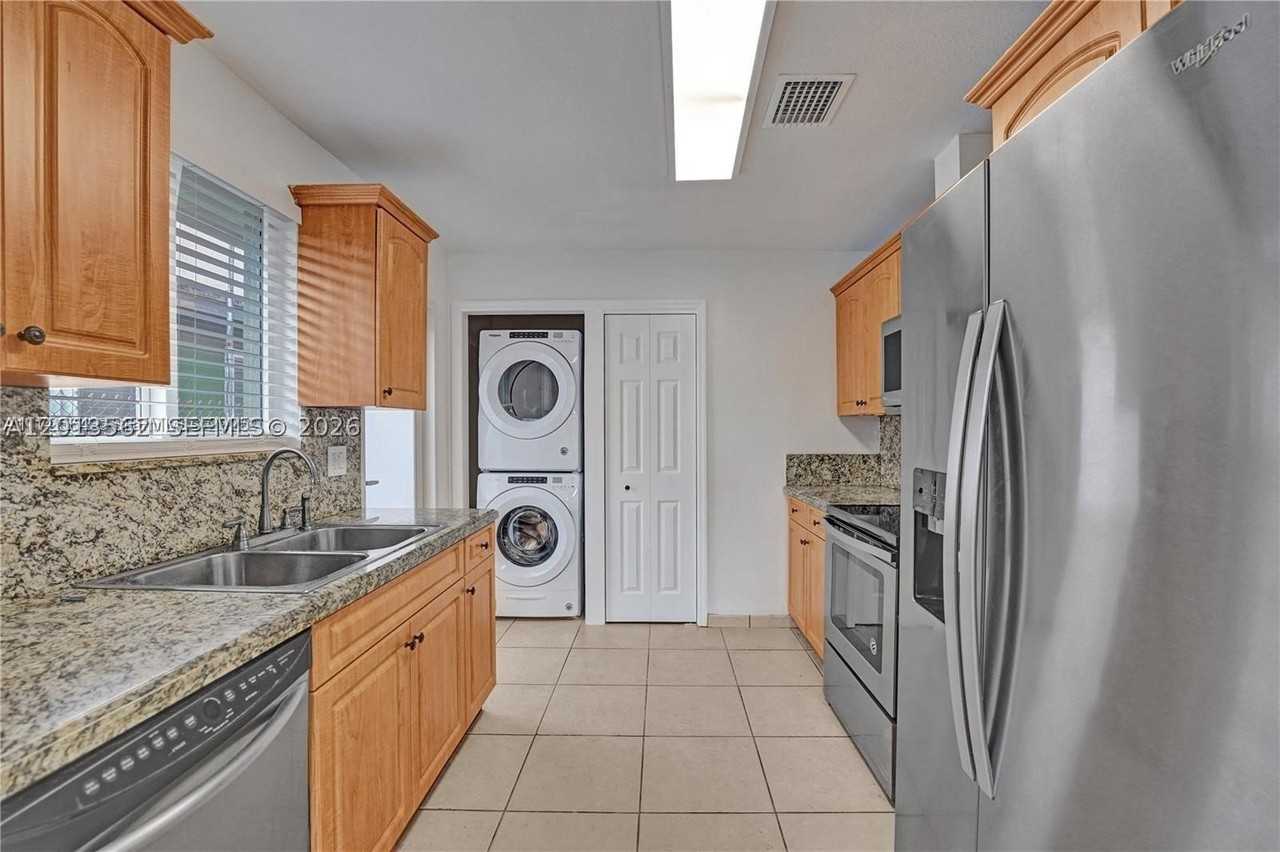 2747 Sw 17th St #0 - Photo 6 of 26