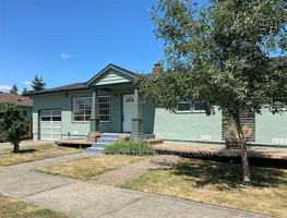 featured image of 184 Gwinn St W