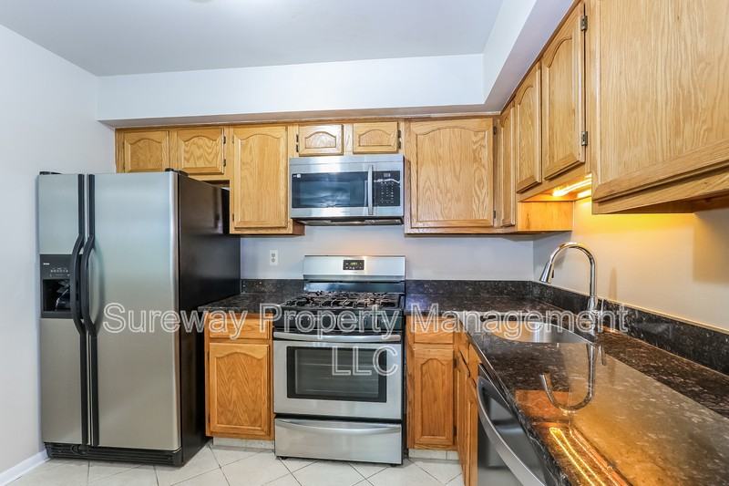 108 Lowell Ct #5 - Photo 6 of 16
