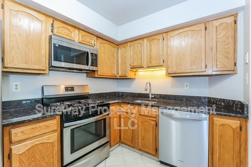 108 Lowell Ct #5 - Photo 7 of 16