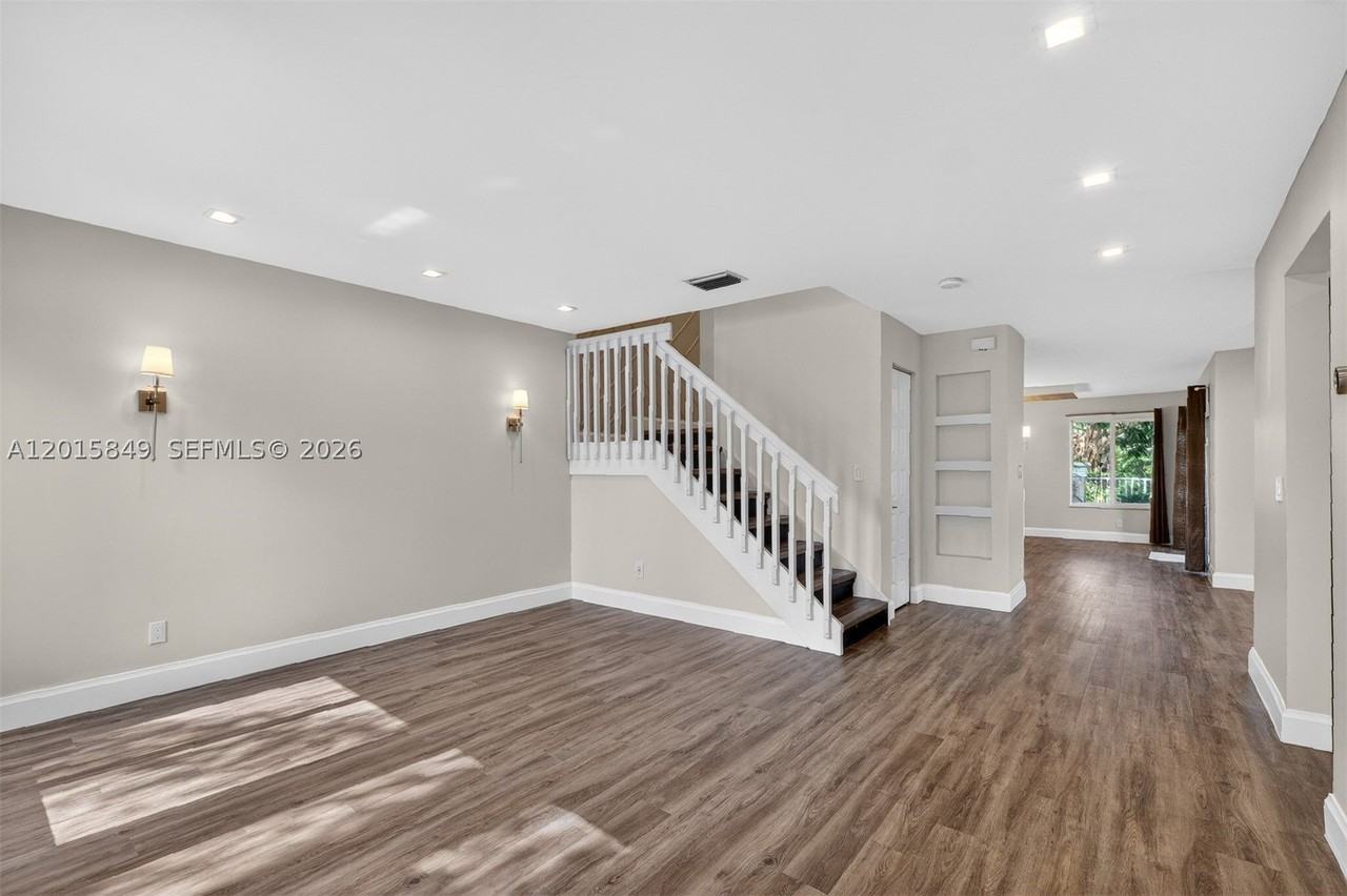 1603 W Harmony Lake Cir - Photo 5 of 50