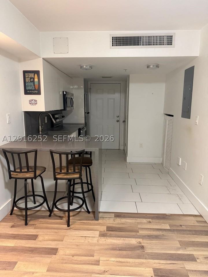 450 Sw 3rd St #8 - Photo 2 of 14
