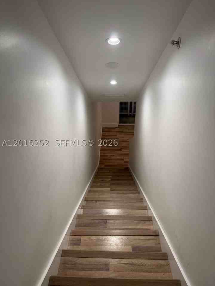 450 Sw 3rd St #8 - Photo 6 of 14