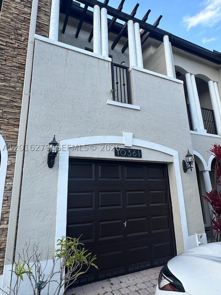 10361 Nw 32nd Ter #0 - Photo 2 of 10