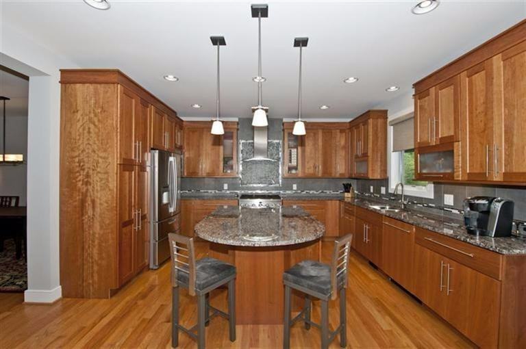 8714 Weller Rd - Photo 3 of 23