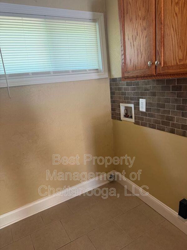 5293 Usher Dr - Photo 5 of 12