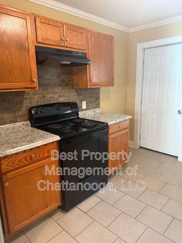 5293 Usher Dr - Photo 7 of 12
