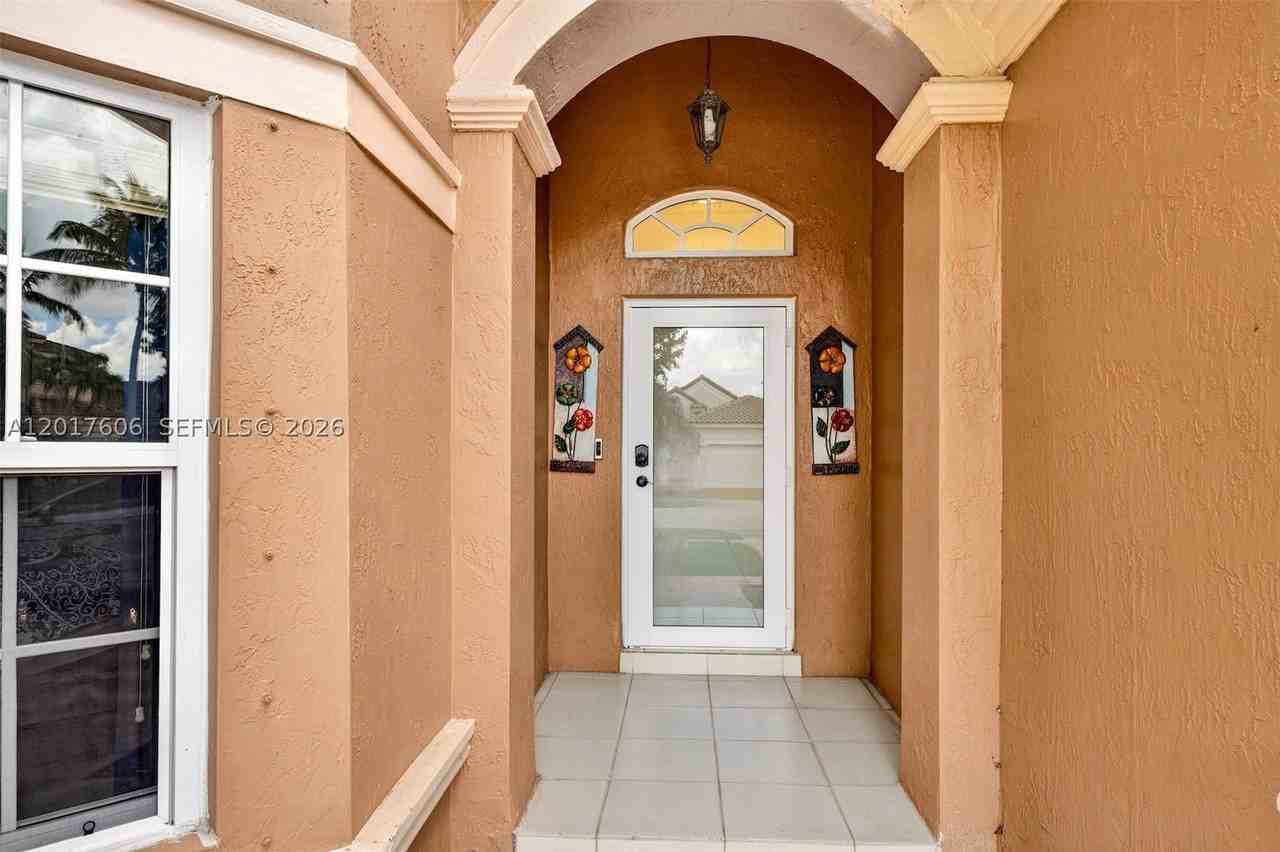 13337 Sw 52nd St - Photo 4 of 40