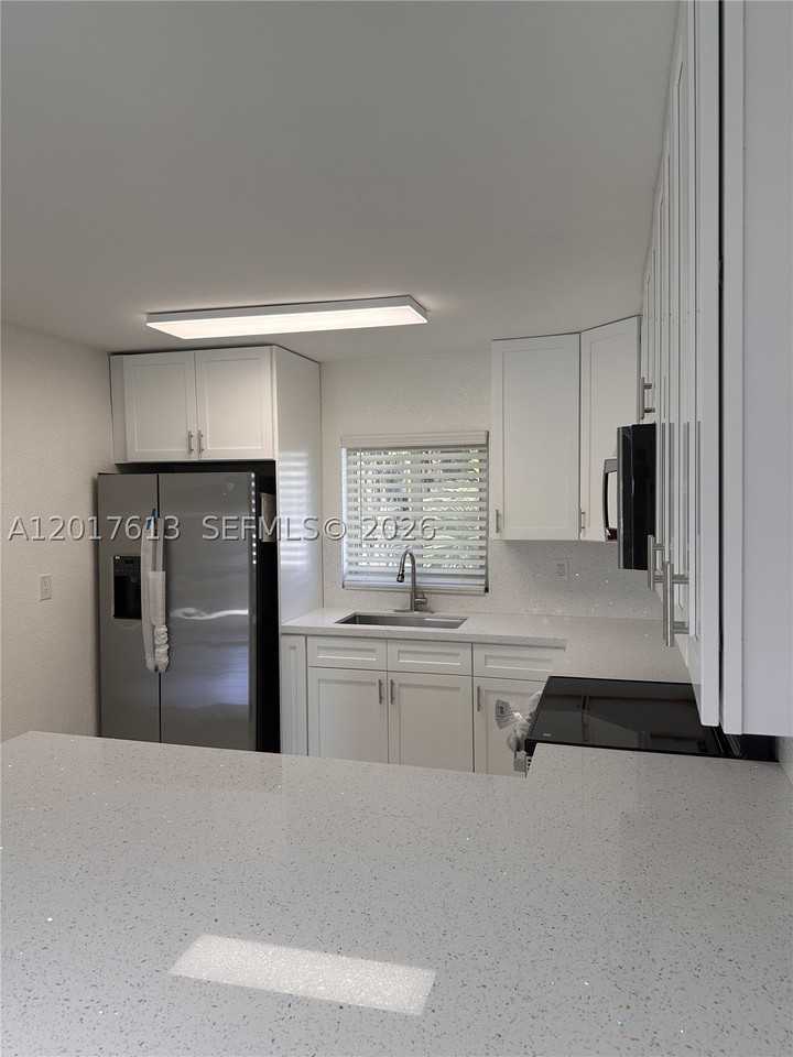 6591 Sw 46th St #3 - Photo 5 of 27