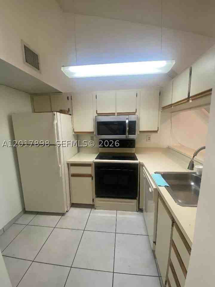 14150 Sw 93rd Ln #14150 - Photo 4 of 12