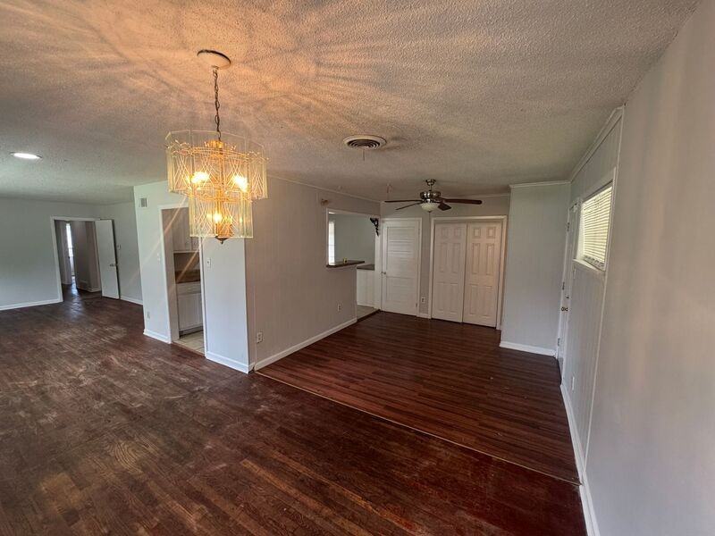 1814 Marjorie St - Photo 3 of 15