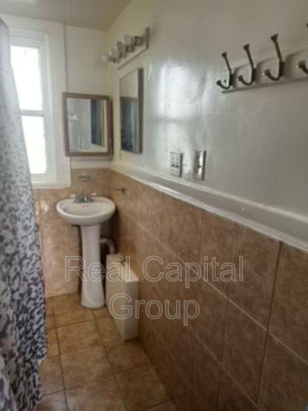 1326 3rd Ave #1326 - Photo 5 of 9