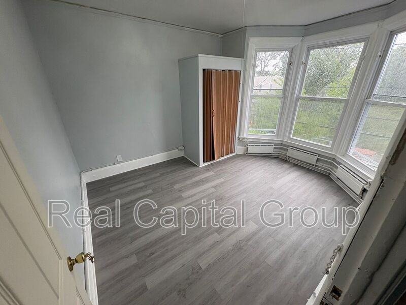 184 Quail St #2-2ndFL - Photo 3 of 21