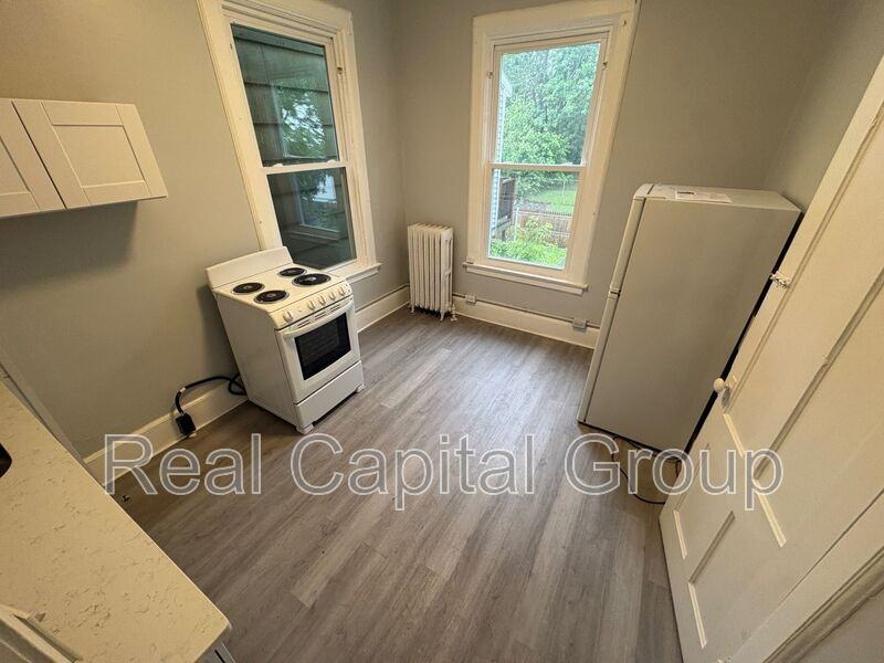 184 Quail St #2-2ndFL - Photo 6 of 21