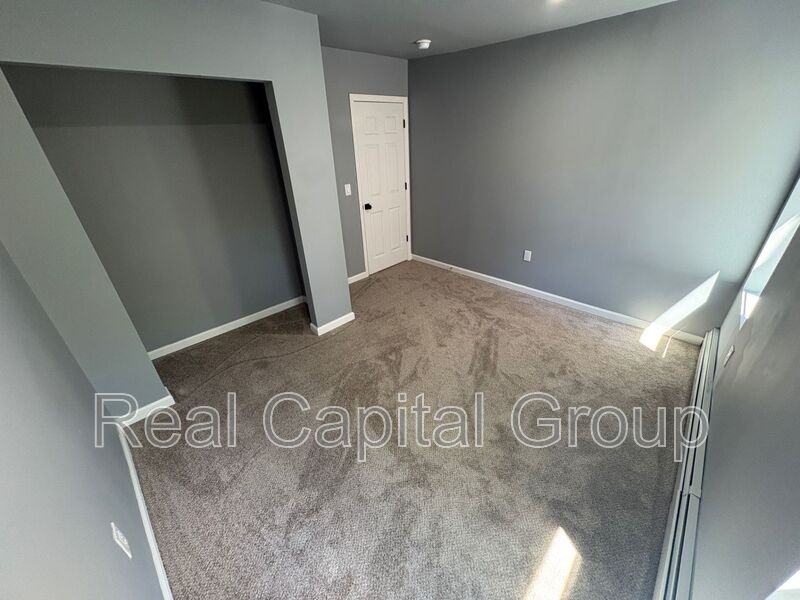 44 Alexander St #3 - Photo 4 of 17