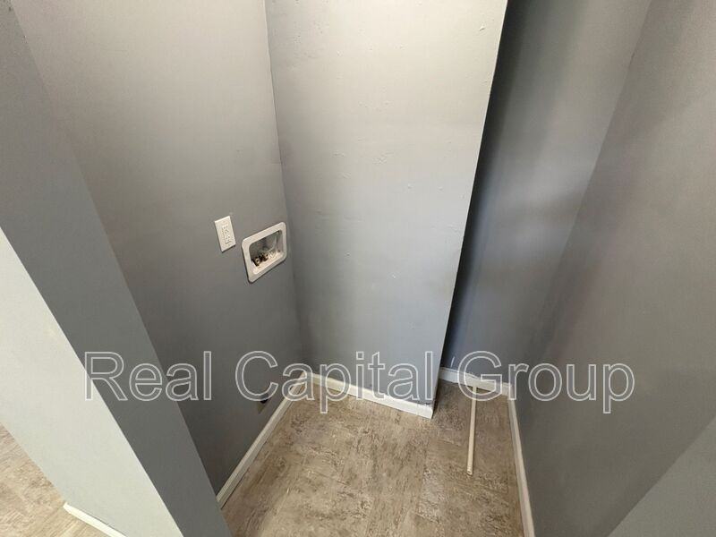 44 Alexander St #3 - Photo 7 of 17
