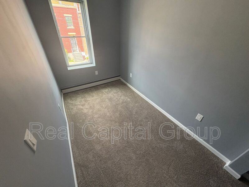 44 Alexander St #2 - Photo 6 of 18