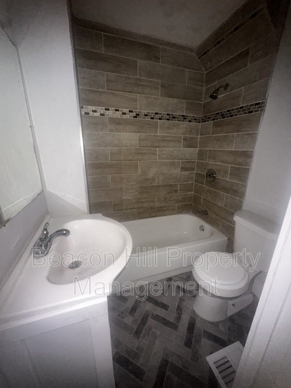 12600 Watterson Ave - Photo 5 of 9