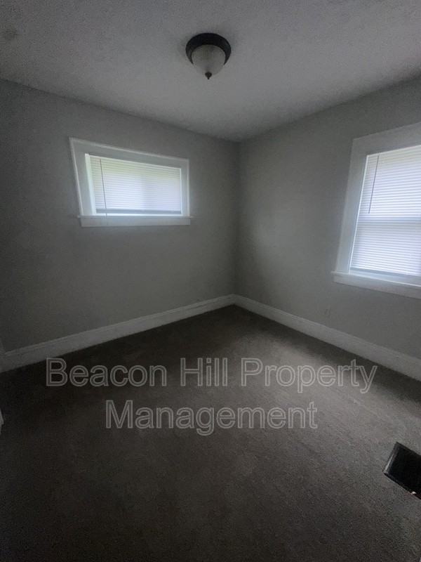 12600 Watterson Ave - Photo 6 of 9