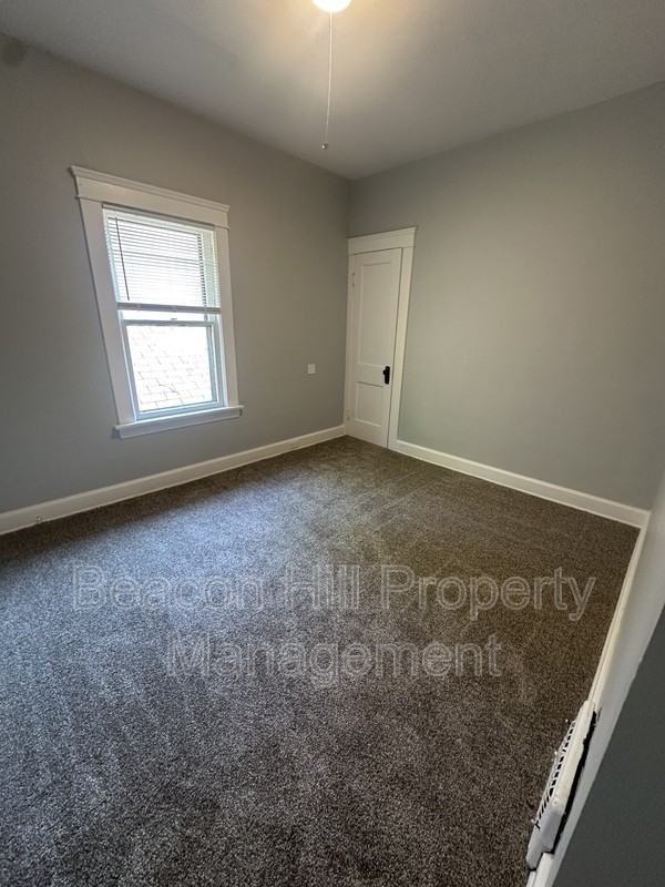 3585 E 129th St - Photo 5 of 8