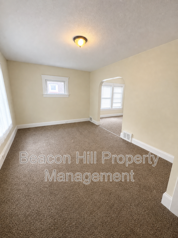 9814 Dunlap Ave - Photo 2 of 7