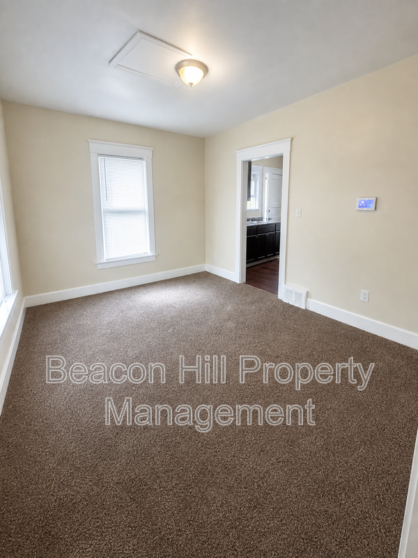 9814 Dunlap Ave - Photo 3 of 7