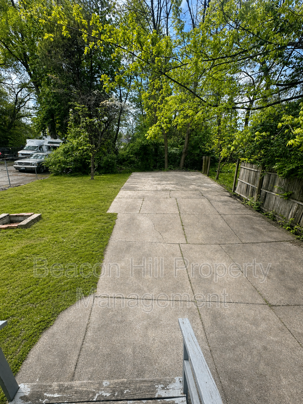 9814 Dunlap Ave - Photo 7 of 7
