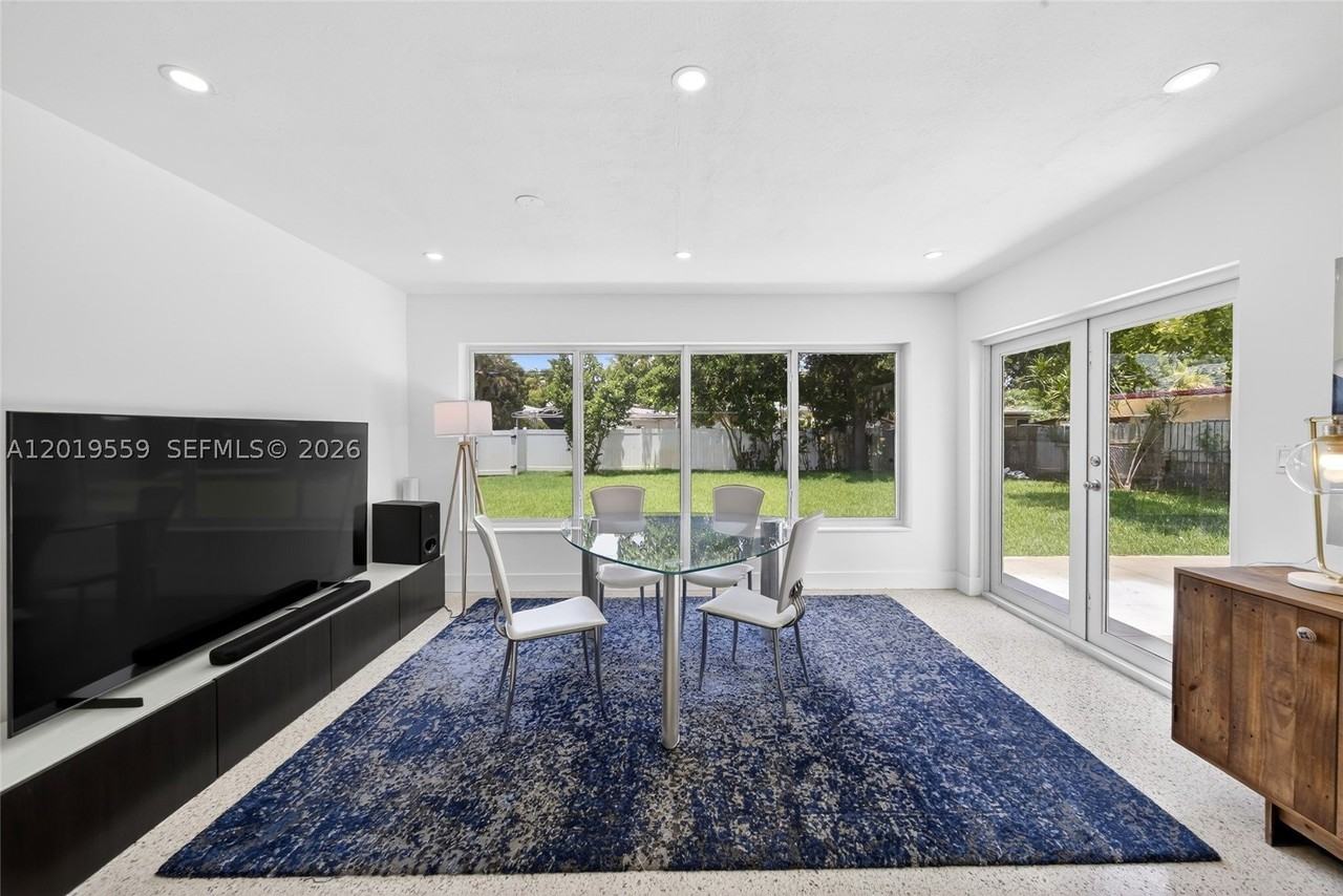 1619 Hollywood Blvd - Photo 7 of 24