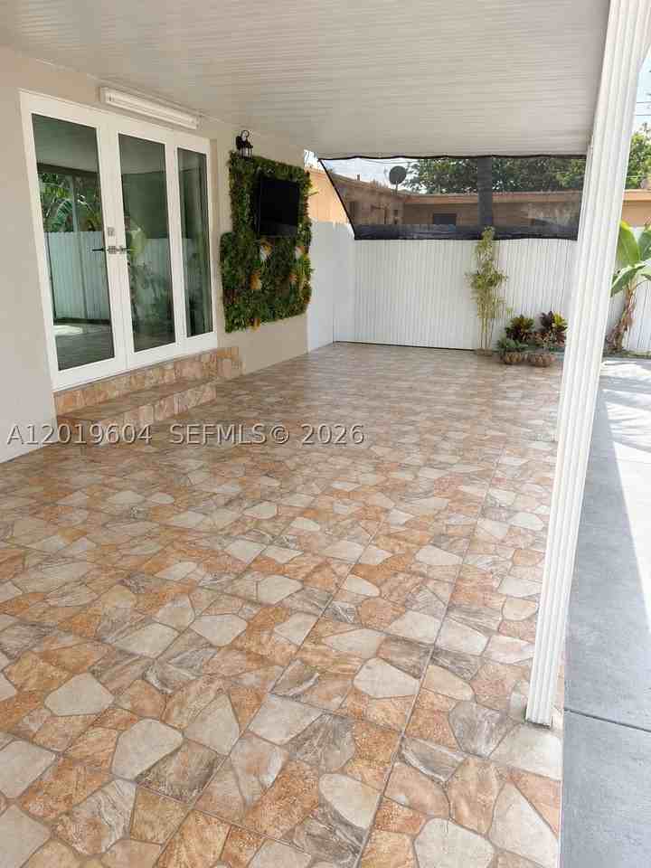 1507 Nw 100th St - Photo 3 of 14
