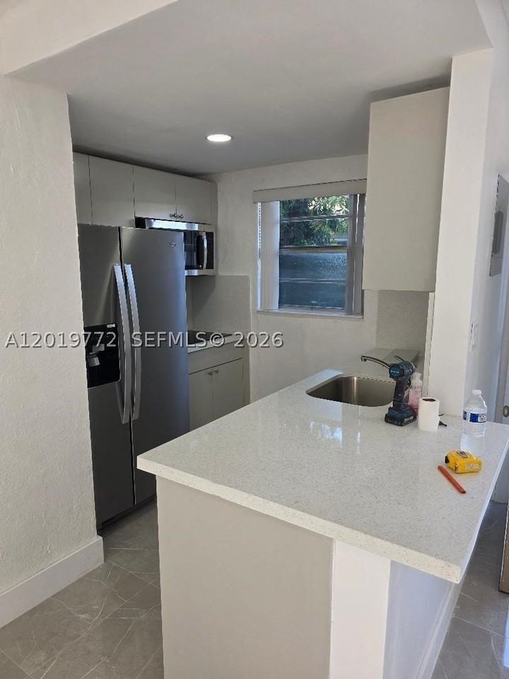340 W 19th St #2 - Photo 5 of 10