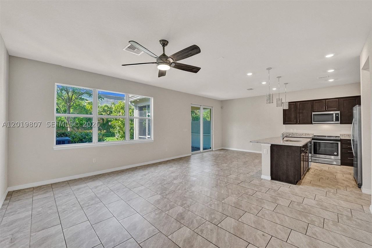 4764 Eucalyptus Dr - Photo 5 of 50