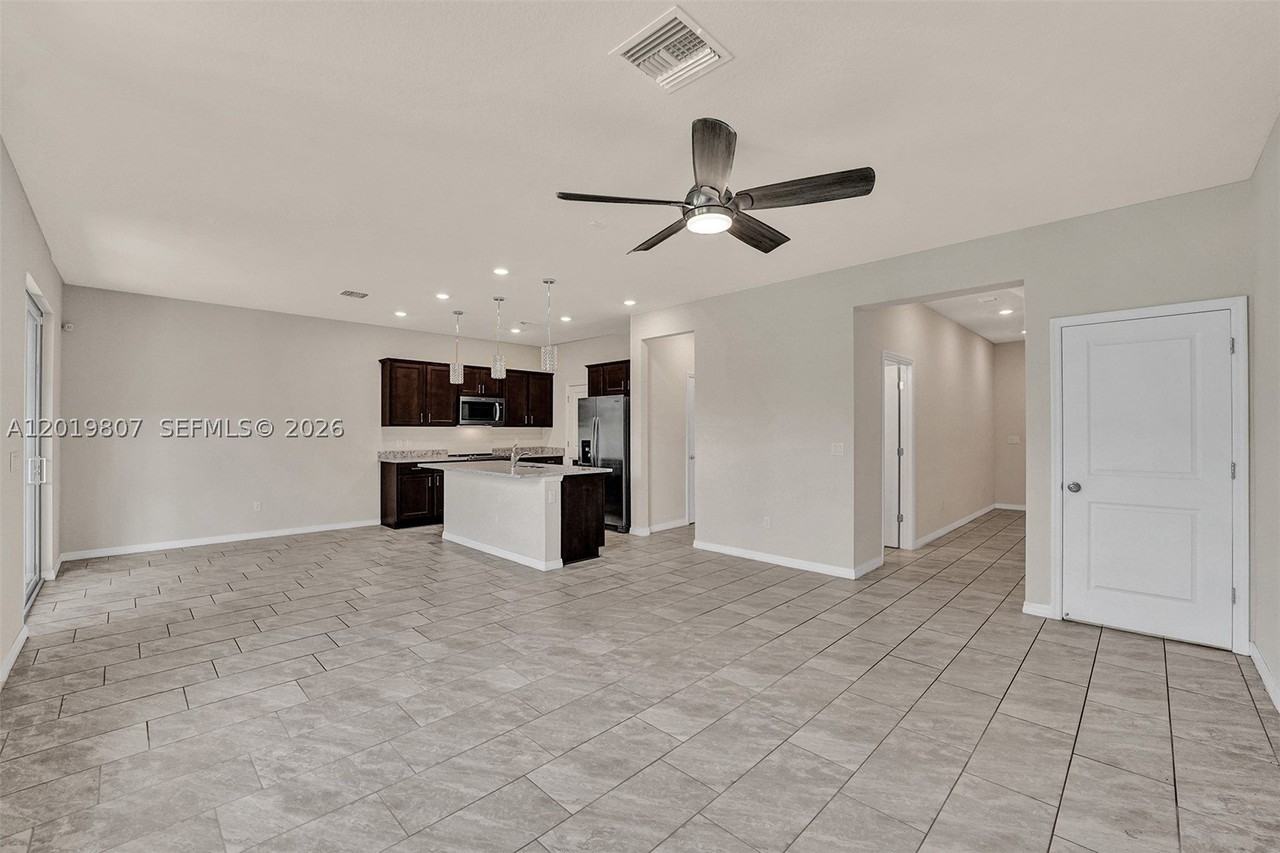 4764 Eucalyptus Dr - Photo 7 of 50