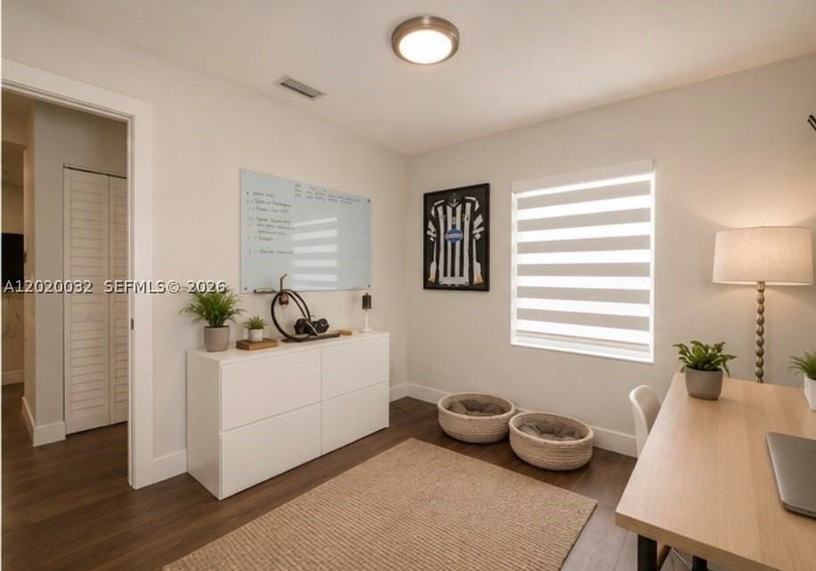 4381 Sw 14th St - Photo 5 of 9