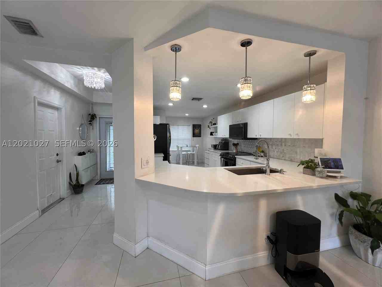 1590 Orion Ln - Photo 7 of 19