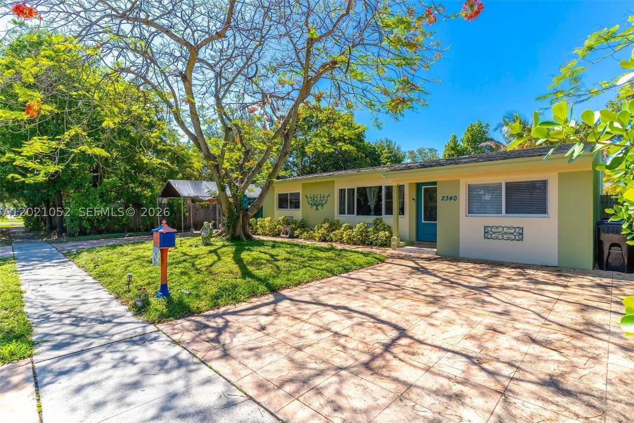 2340 Sw 15th St - Photo 2 of 26