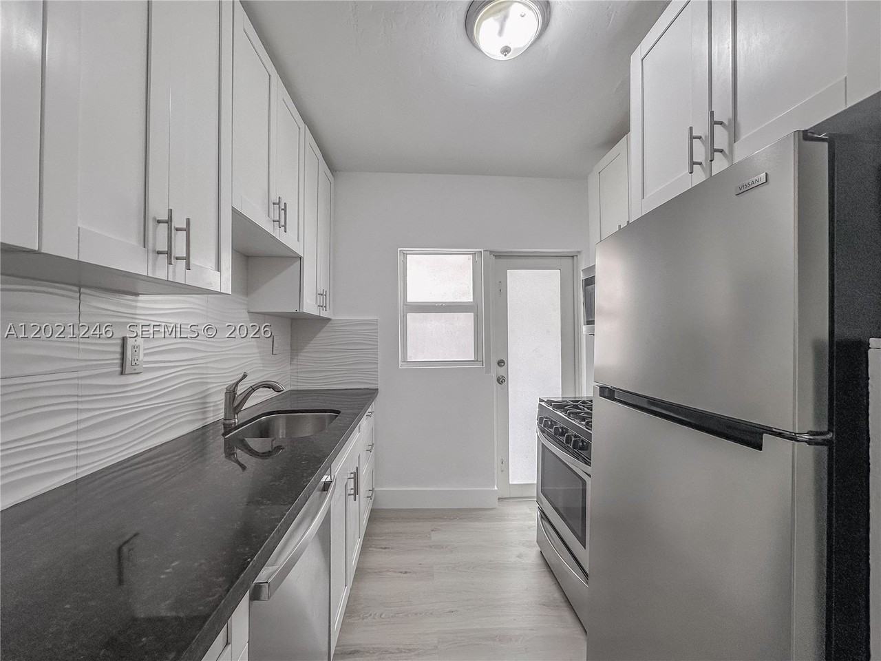 955 Bay Dr #2 - Photo 5 of 21