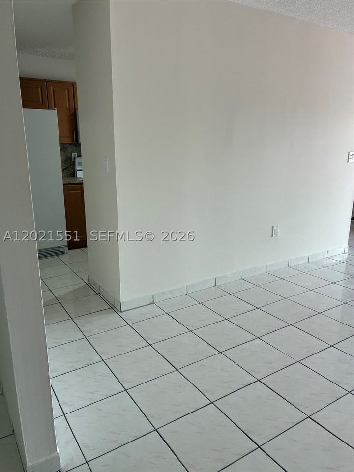 10881 Sw 24th Ter #10881 - Photo 3 of 18