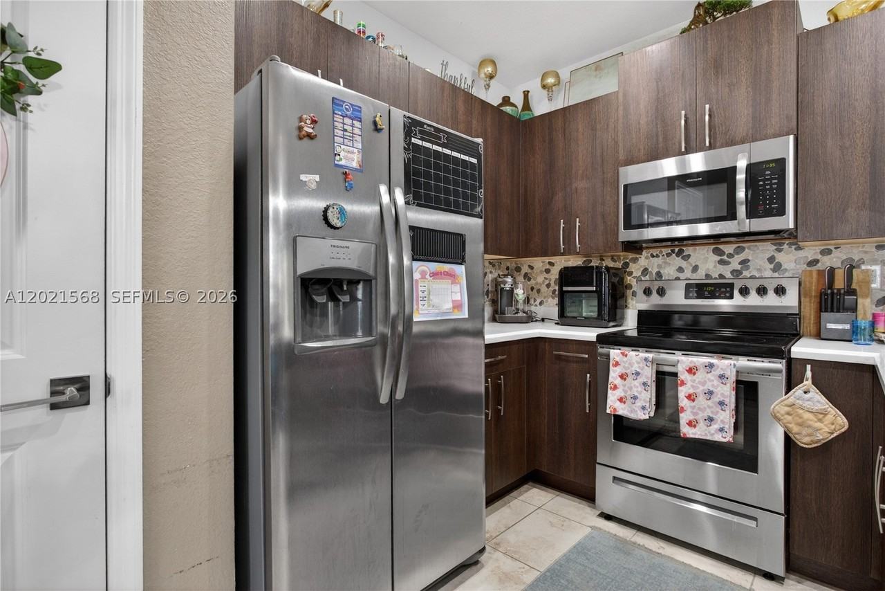 4044 Nw 11th St #4044 - Photo 7 of 33