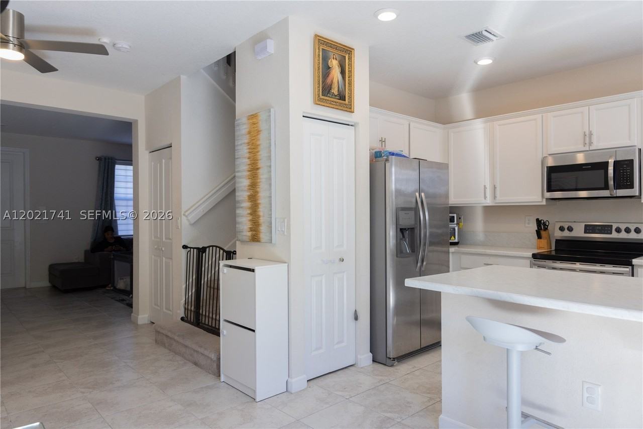 24950 Sw 114th Ave - Photo 6 of 38