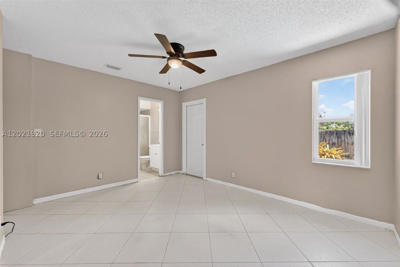 11135 Nw 25th Ct #1 - Photo 4 of 12
