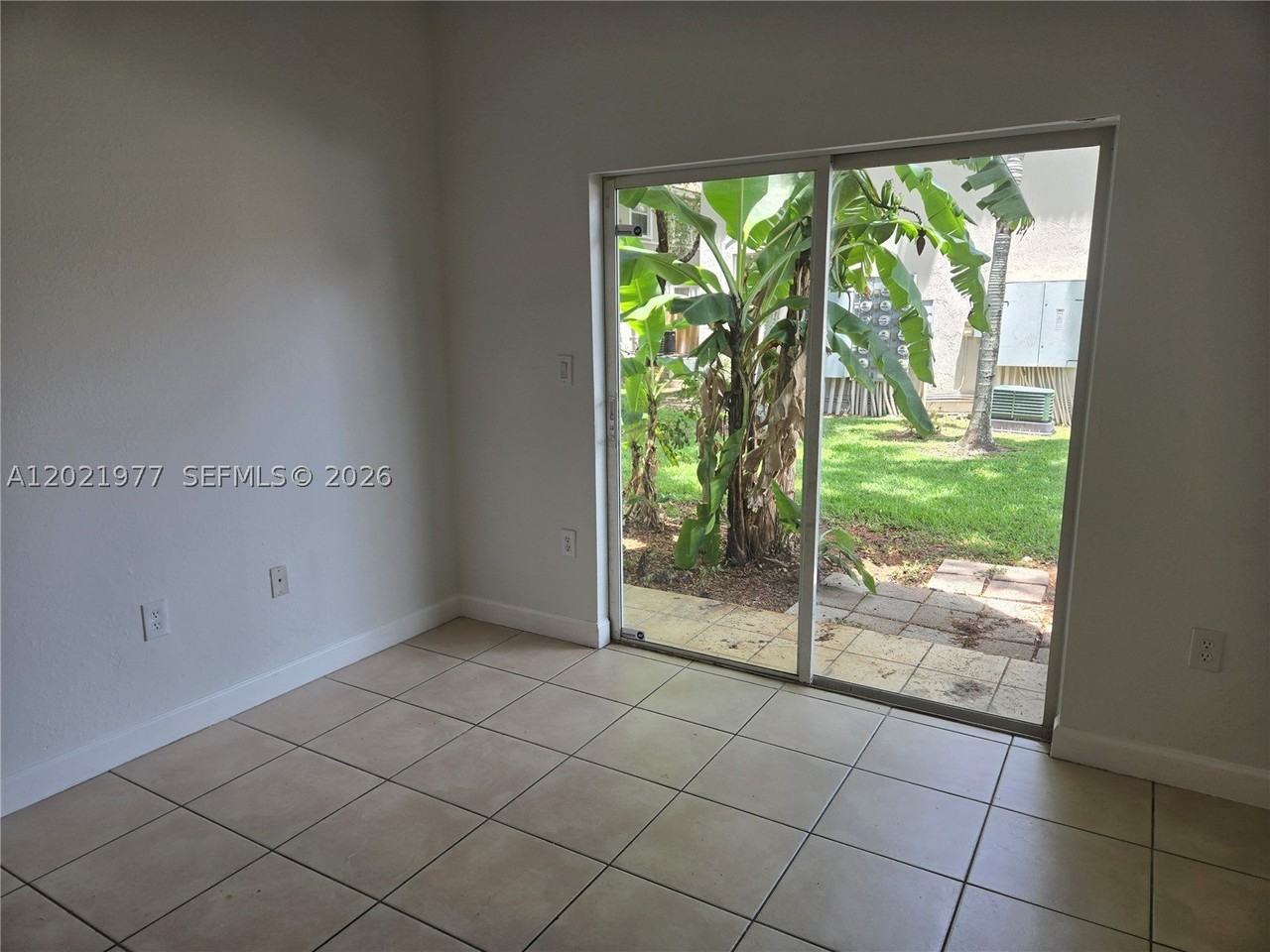2755 Se 16th Ave #103 - Photo 2 of 6