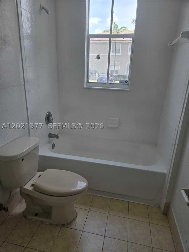 2755 Se 16th Ave #103 - Photo 6 of 6