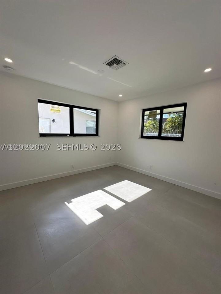 4901 Washington St #0 - Photo 6 of 22