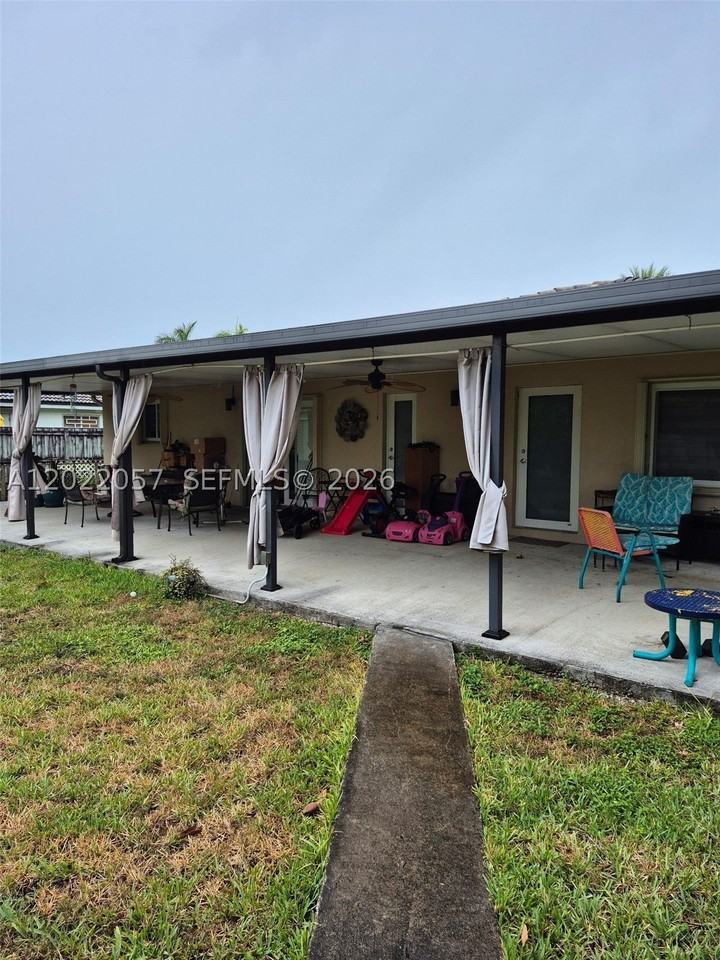 22064 Sw 125th Ave - Photo 2 of 3